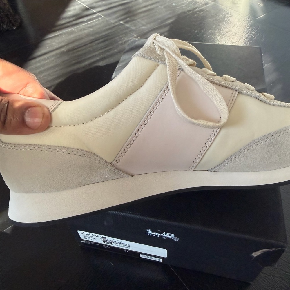 Coach Raelyn Runner Size 10 - Picture 8 of 16
